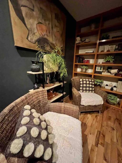 Luxurious Mid Century Modern Folk Art * Cidade do México