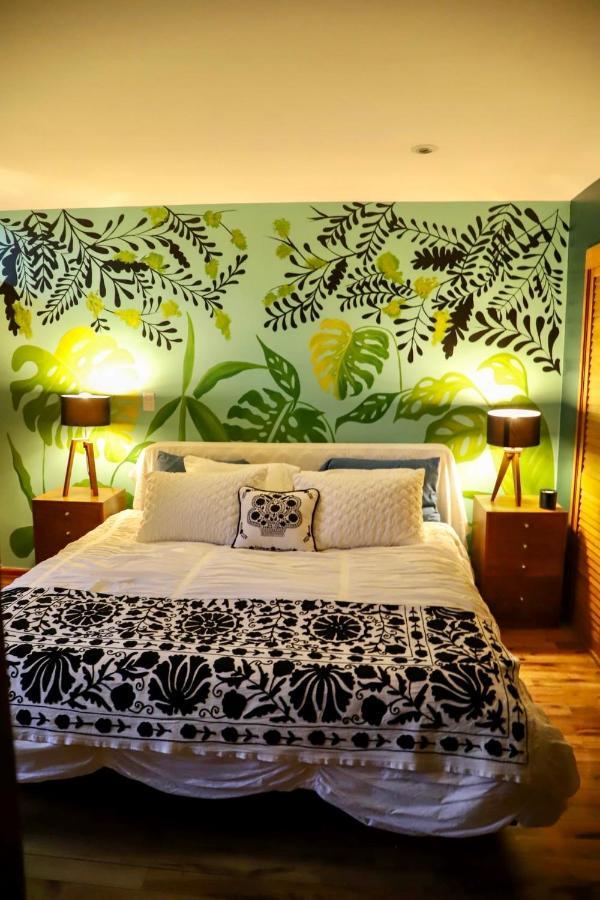 Luxurious Mid Century Modern Folk Art * Cidade do México